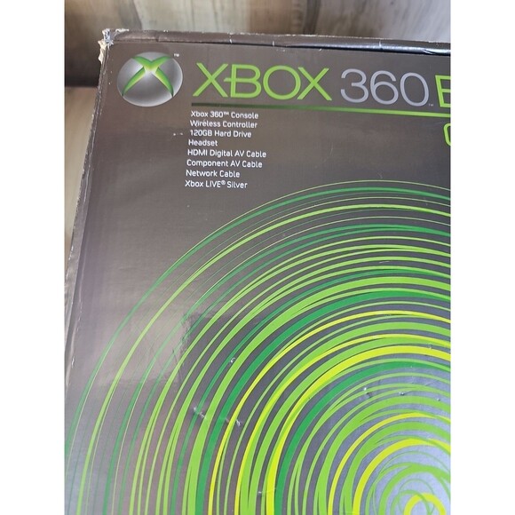 Lot of 2 Xbox 360 Wireless Controllers + HDD + Box + Docs + Cables + Faceplates - Picture 9 of 16